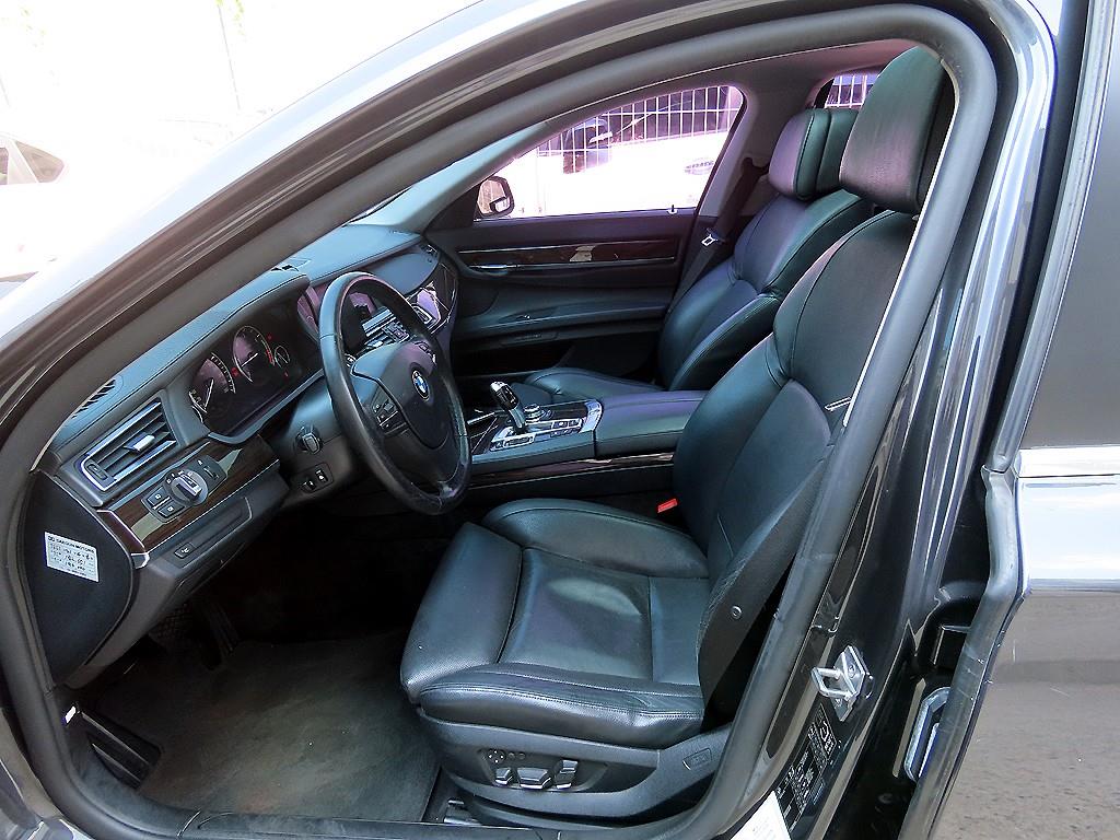 BMW 7 Series - Vista 5