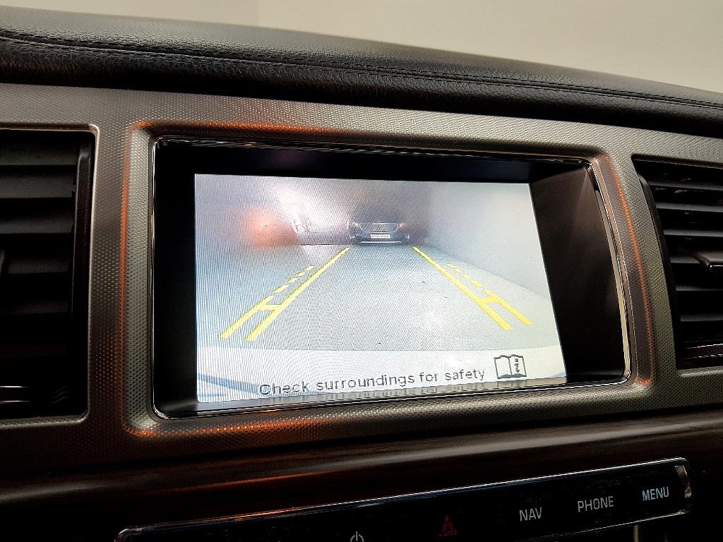 Jaguar XF - Vista 12