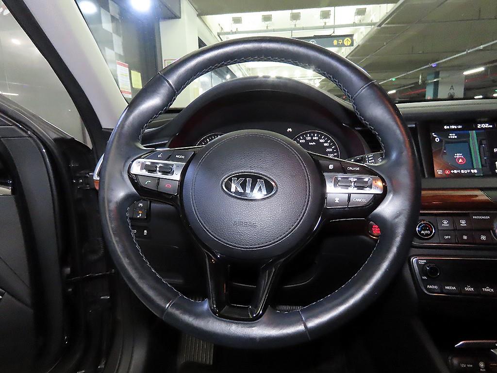 KIA K7 - Vista 10