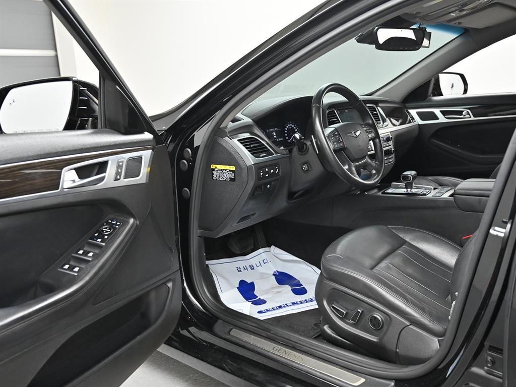 Genesis G80 - Vista 12