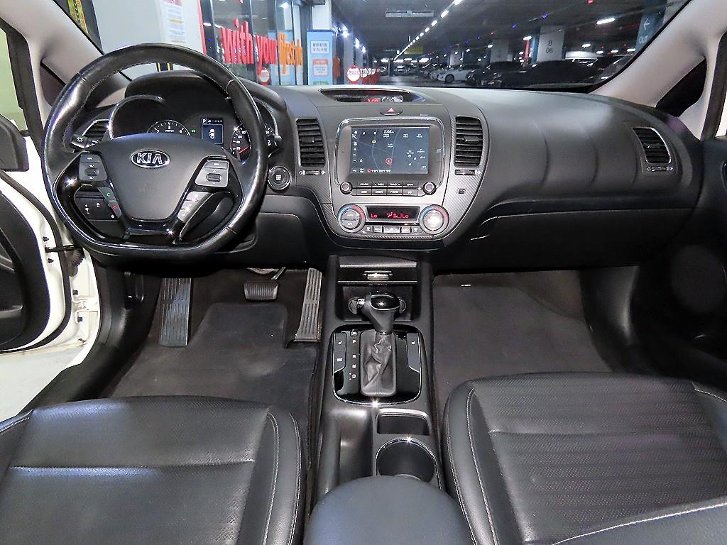KIA K3 - Vista 12