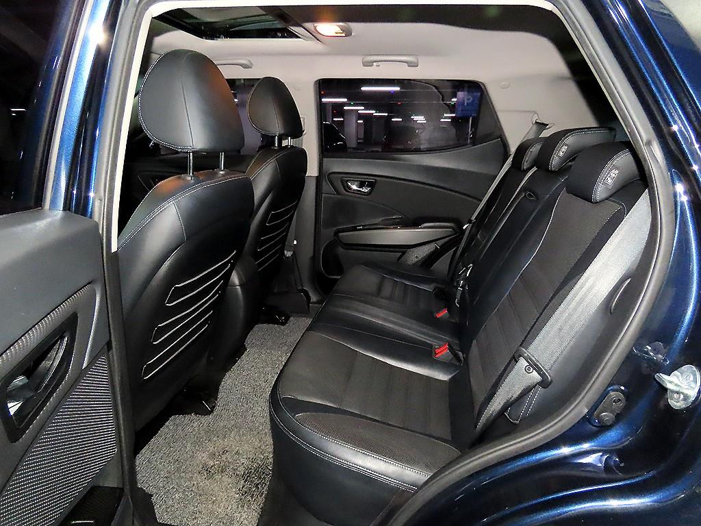 Ssangyong Tivoli - Vista 9