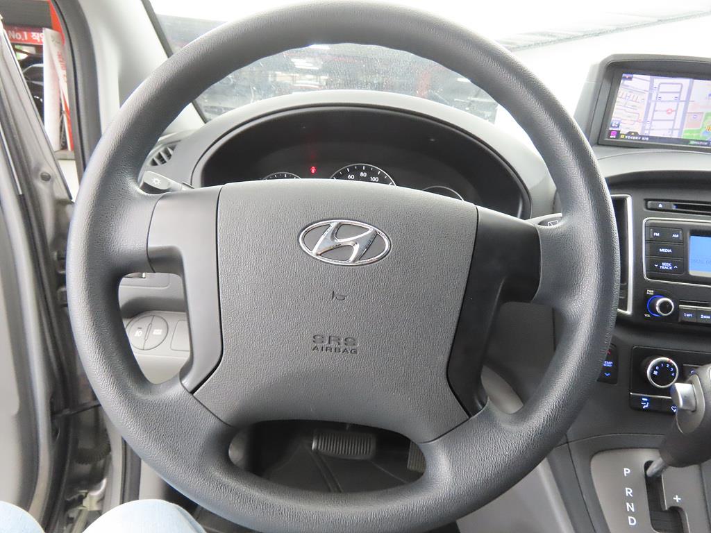 HYUNDAI Starex - Vista 11