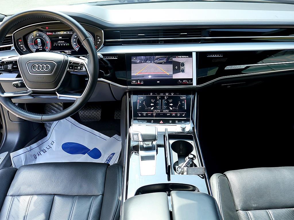 Audi A8 - Vista 5