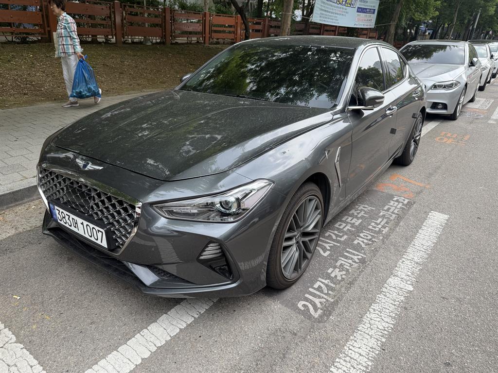 Genesis G70 - Vista 3