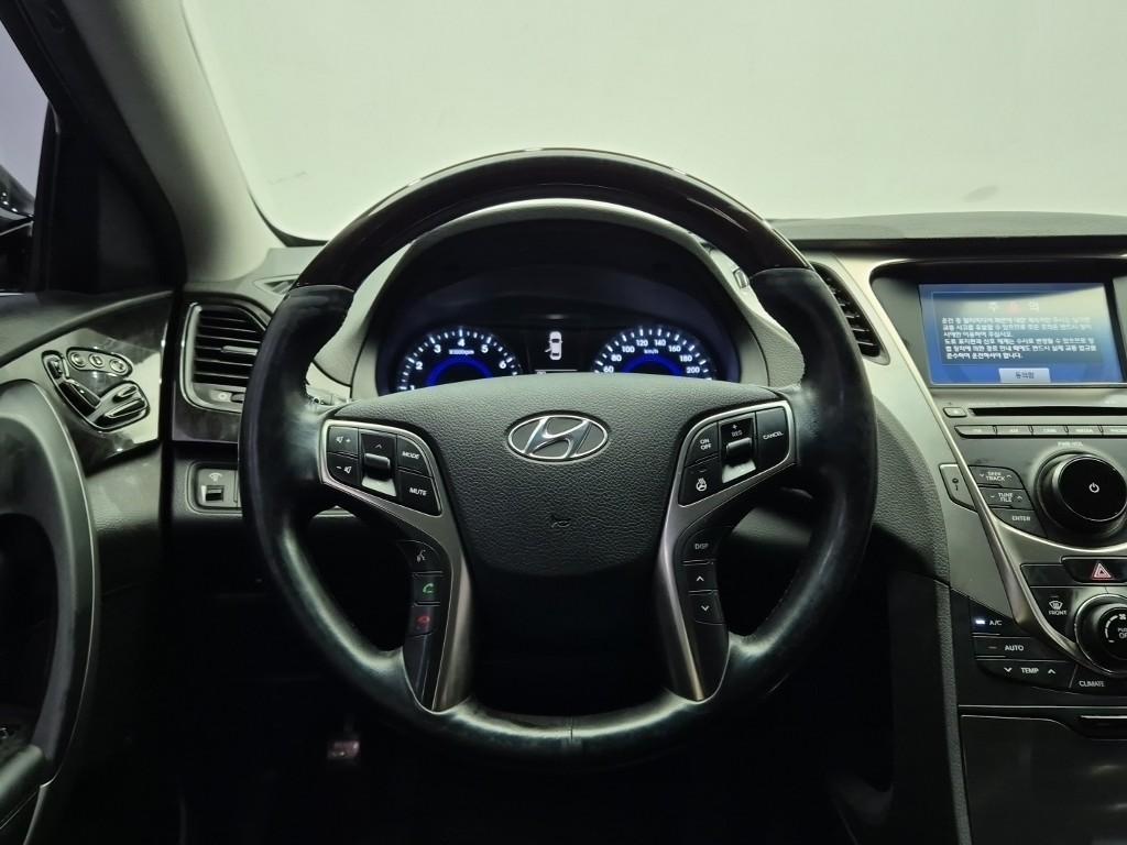 HYUNDAI Grandeur - Vista 11