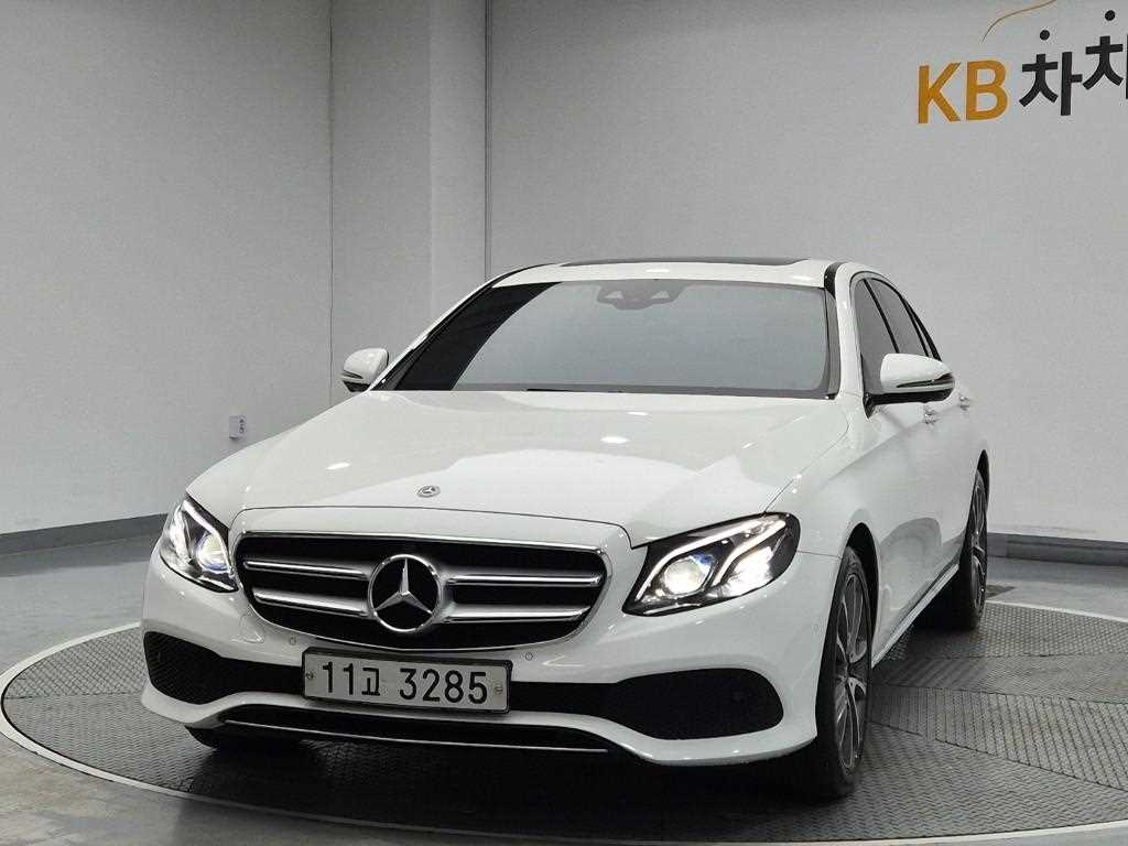 Mercedes Benz E class 2019 Blanco - Importación desde Corea - HF Imports Iquique - Foto 1