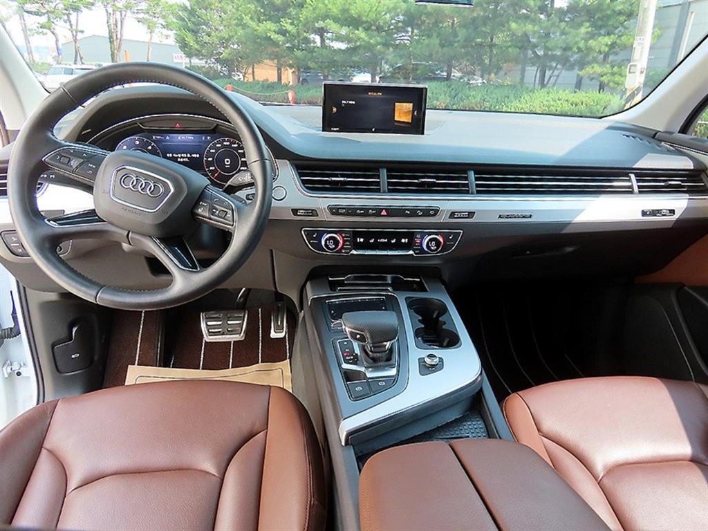 Audi Q7 - Vista 9