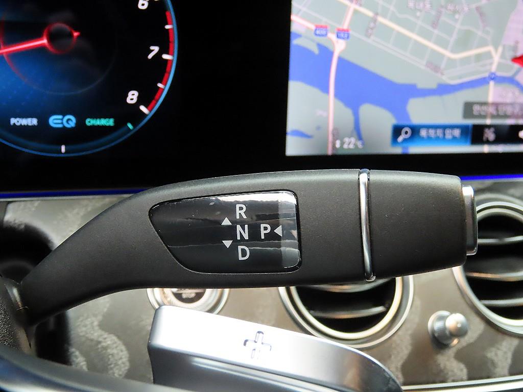 Mercedes Benz E class - Vista 12