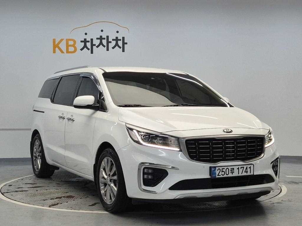 KIA Carnival - Vista 6