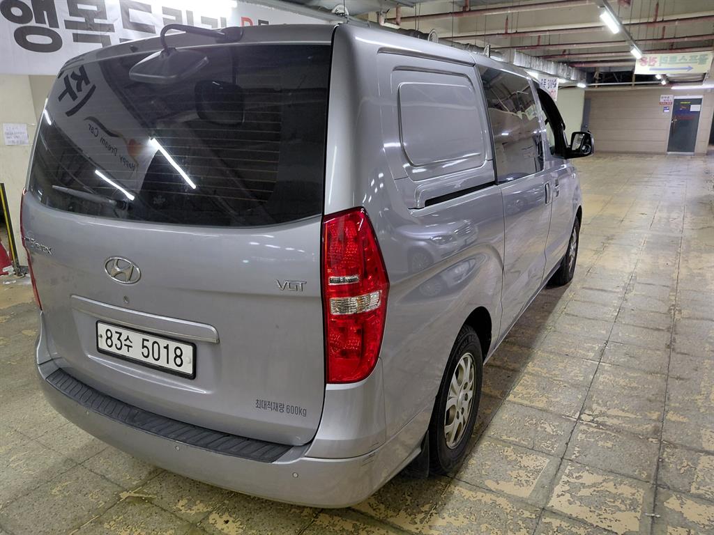 HYUNDAI Starex - Vista 4