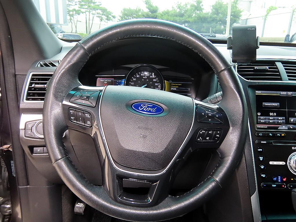 Ford Explorer - Vista 10