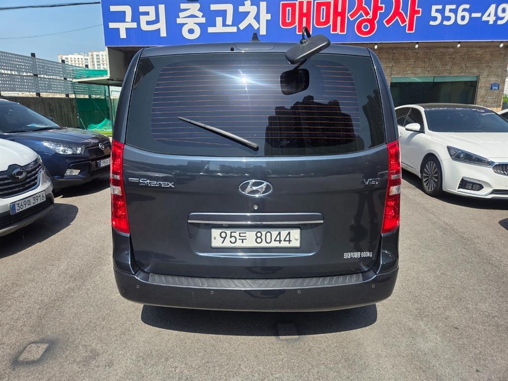 HYUNDAI Starex - Vista 5