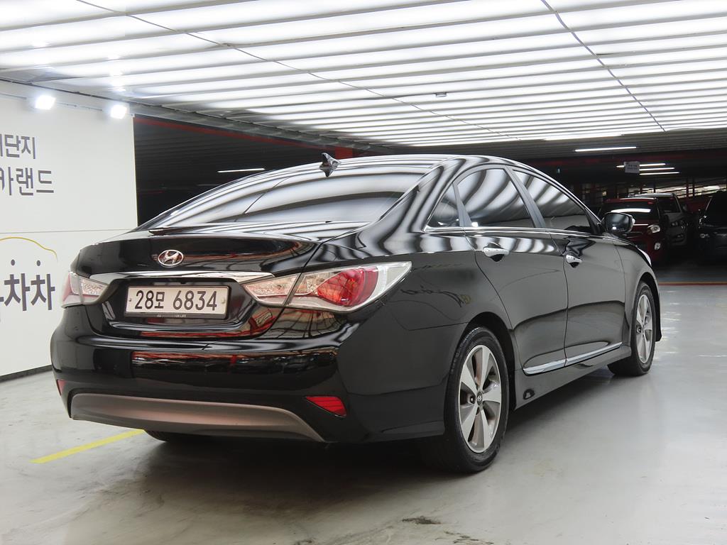 HYUNDAI Sonata - Vista 6