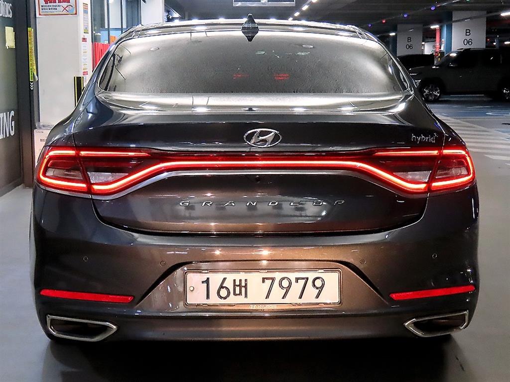 HYUNDAI Grandeur - Vista 7