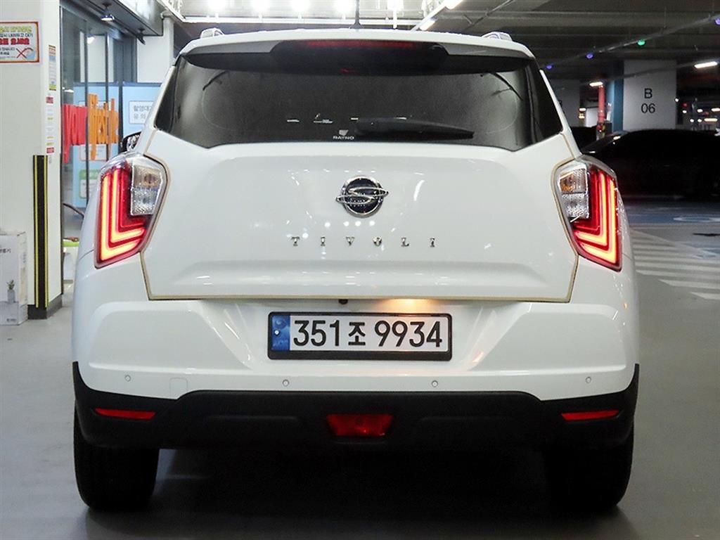 Ssangyong Tivoli - Vista 7