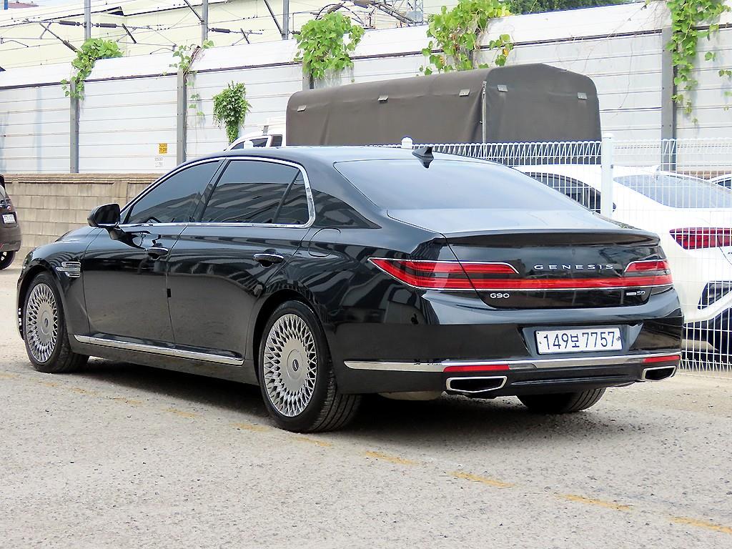 Genesis G90 - Vista 3