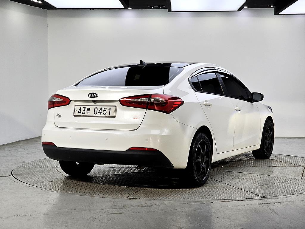 KIA K3 - Vista 6