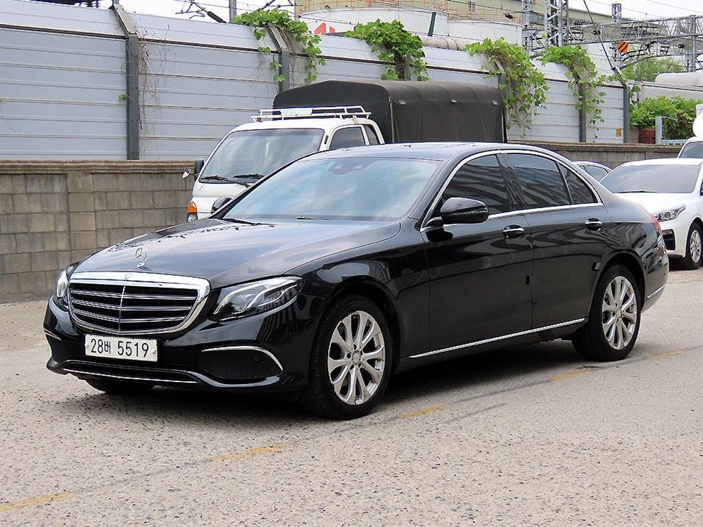Mercedes Benz E class - Vista 2