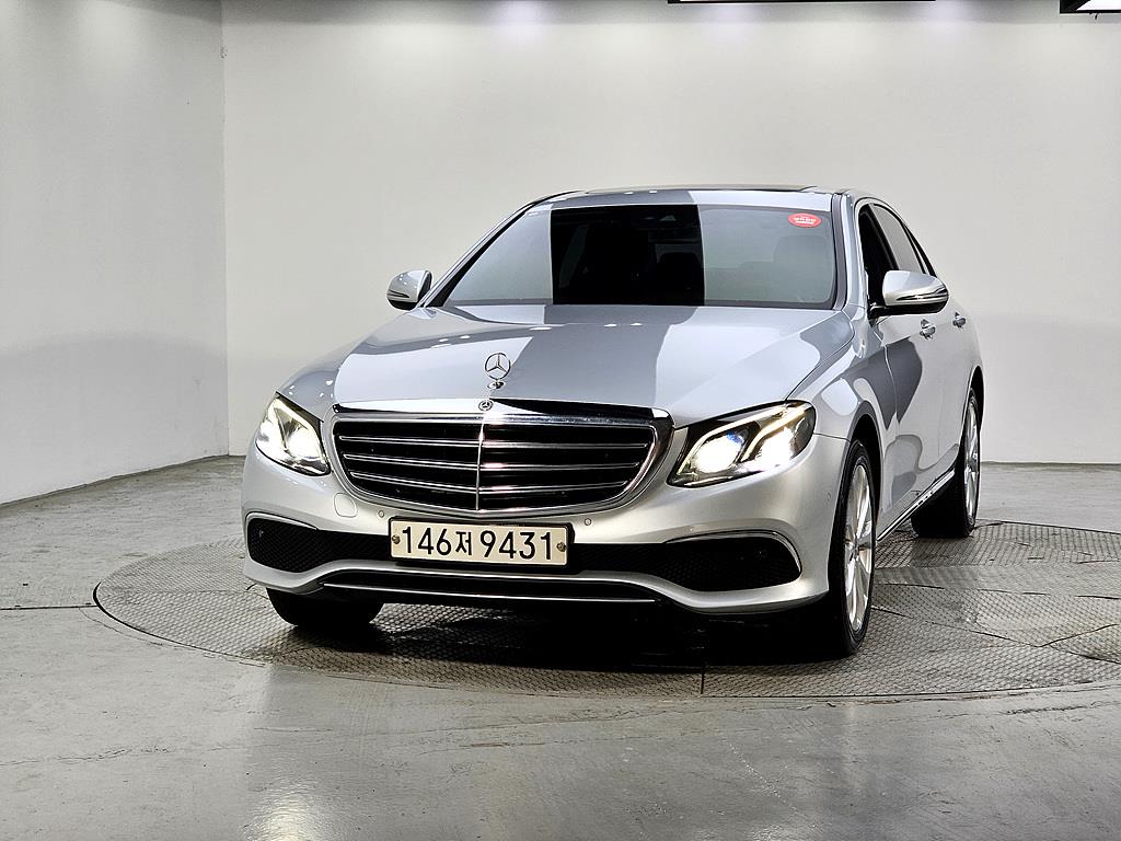 Mercedes Benz E class - Vista 2