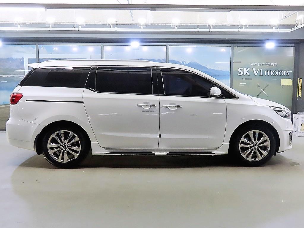 KIA Carnival - Vista 3