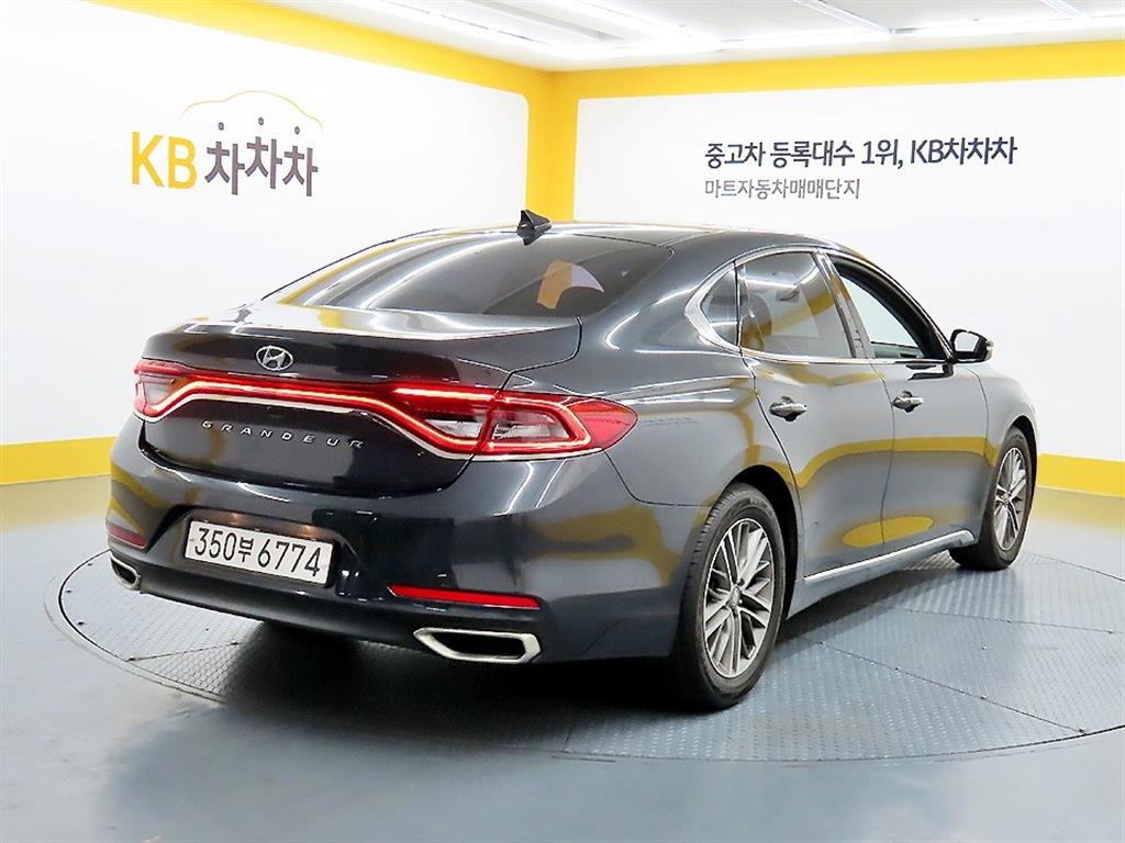 HYUNDAI Grandeur - Vista 6