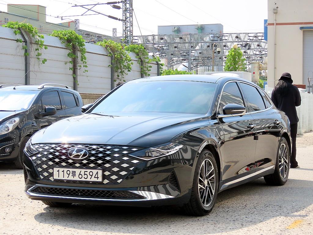 HYUNDAI Grandeur - Vista 2