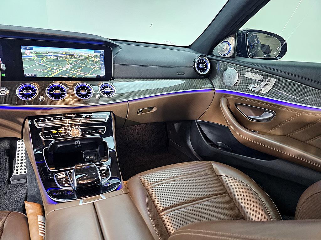 Mercedes Benz E class - Vista 11