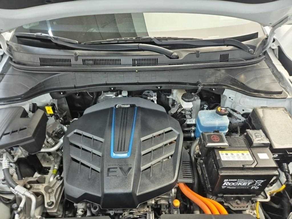 HYUNDAI Kona - Vista 5