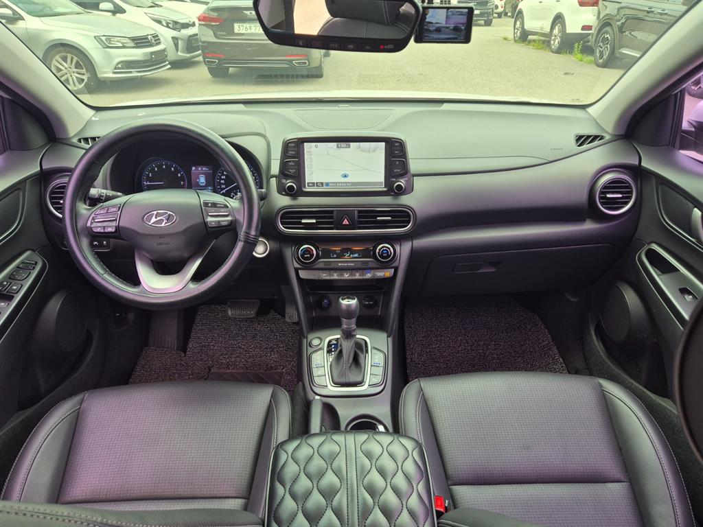 HYUNDAI Kona - Vista 10