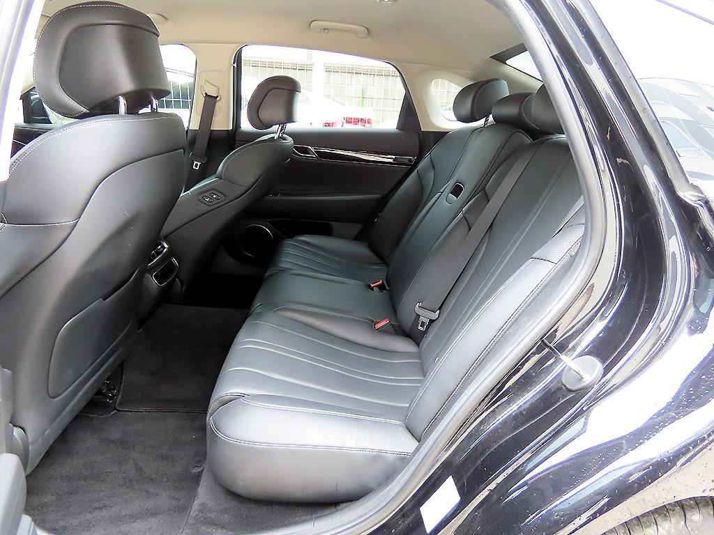 Genesis G80 - Vista 8