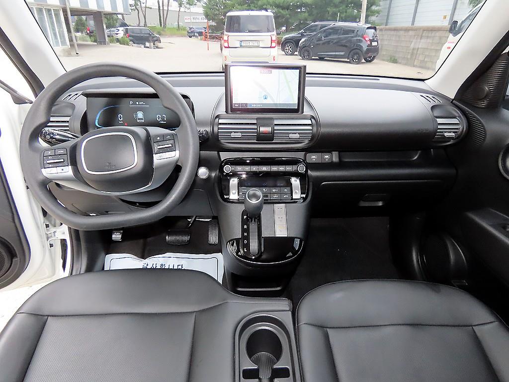 HYUNDAI Casper - Vista 9