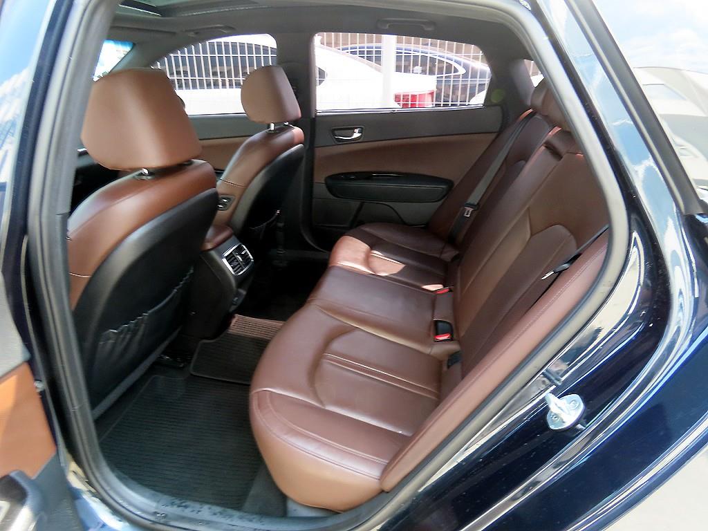 KIA K5 - Vista 8