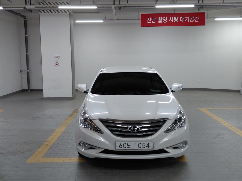 HYUNDAI Sonata - Vista 3