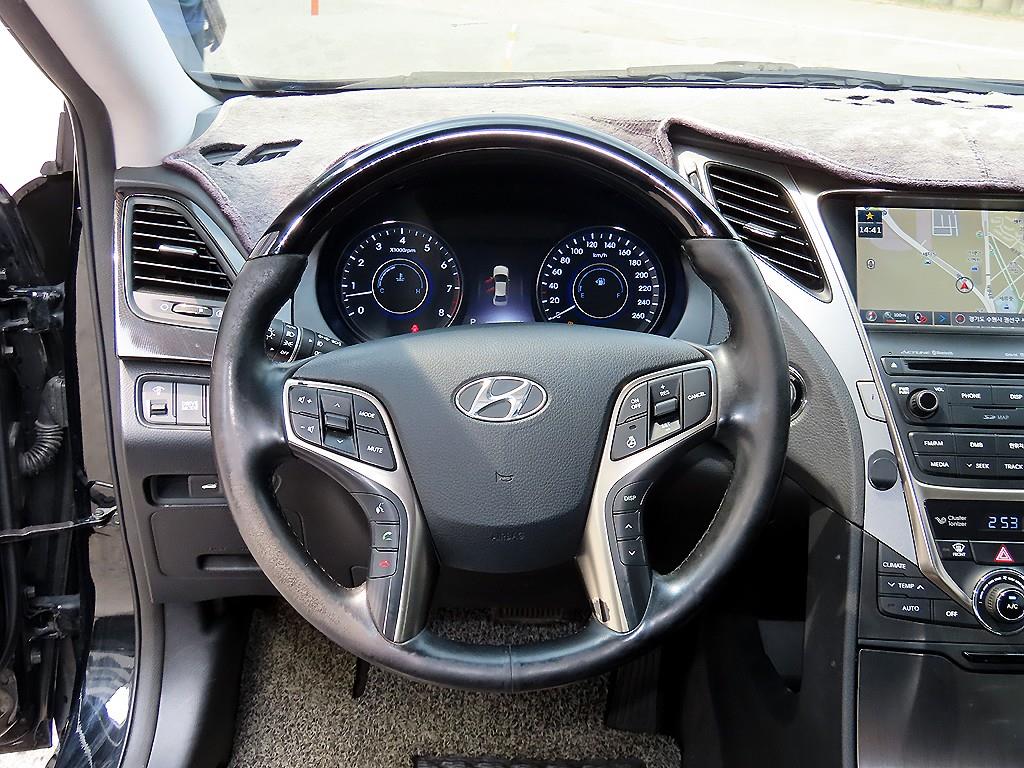 HYUNDAI Grandeur - Vista 10