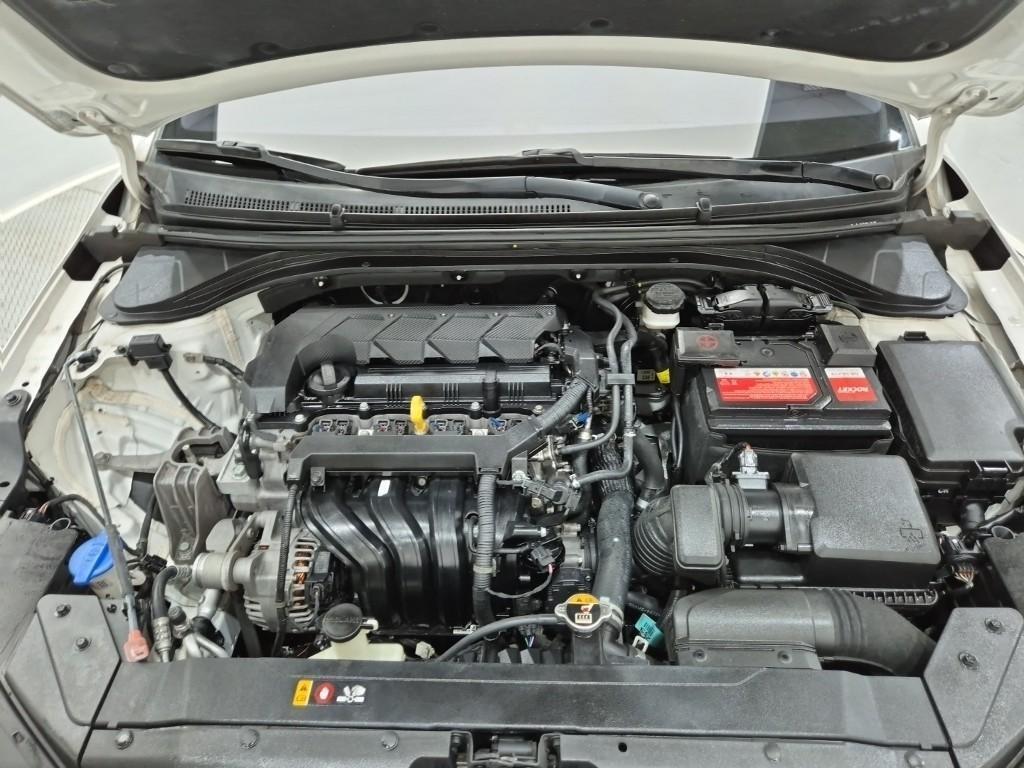 HYUNDAI Avante - Vista 7