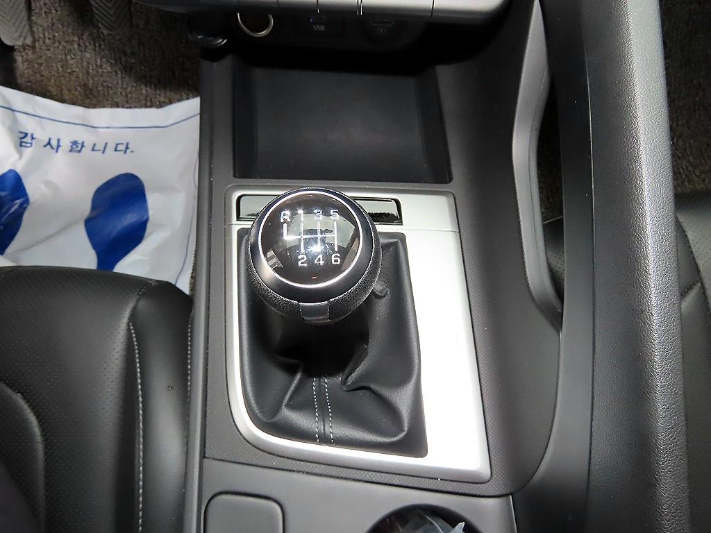 HYUNDAI Avante - Vista 12