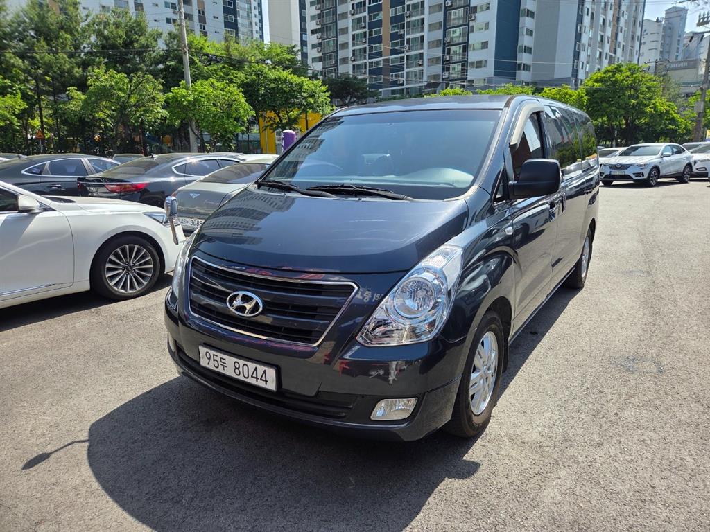 HYUNDAI Starex 2016 Gris - Importación desde Corea - HF Imports Iquique - Foto 1