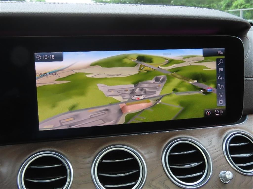 Mercedes Benz E class - Vista 10