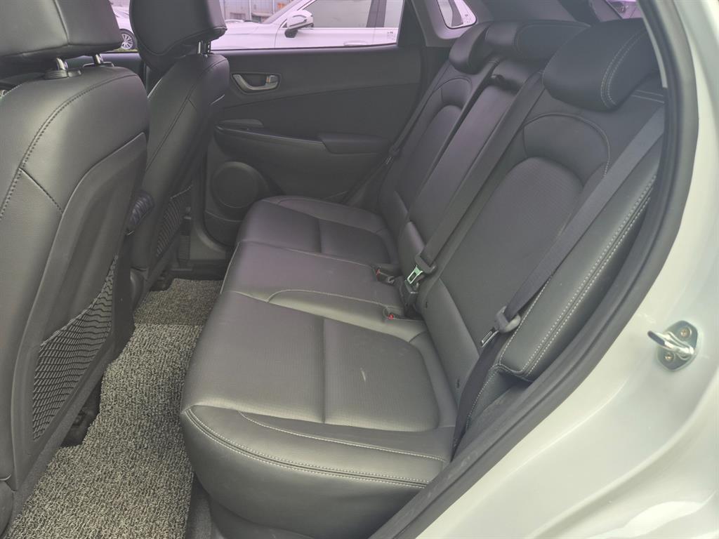 HYUNDAI Kona - Vista 12