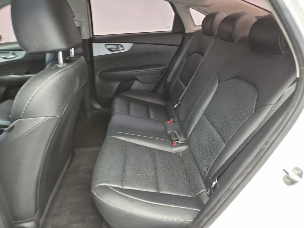 KIA K3 2021 Blanco - Importación desde Corea - HF Imports Iquique - Foto 14