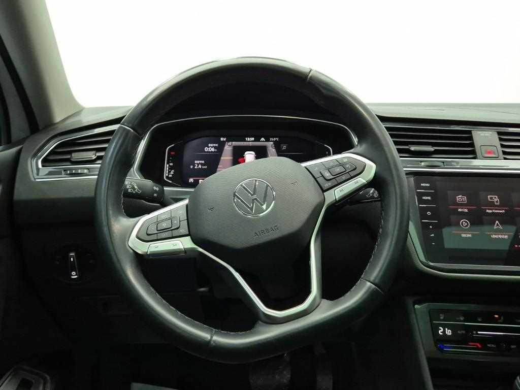 Volkswagen Tiguan - Vista 11