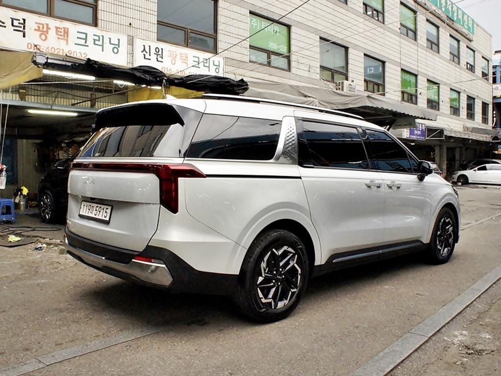 KIA Carnival - Vista 4