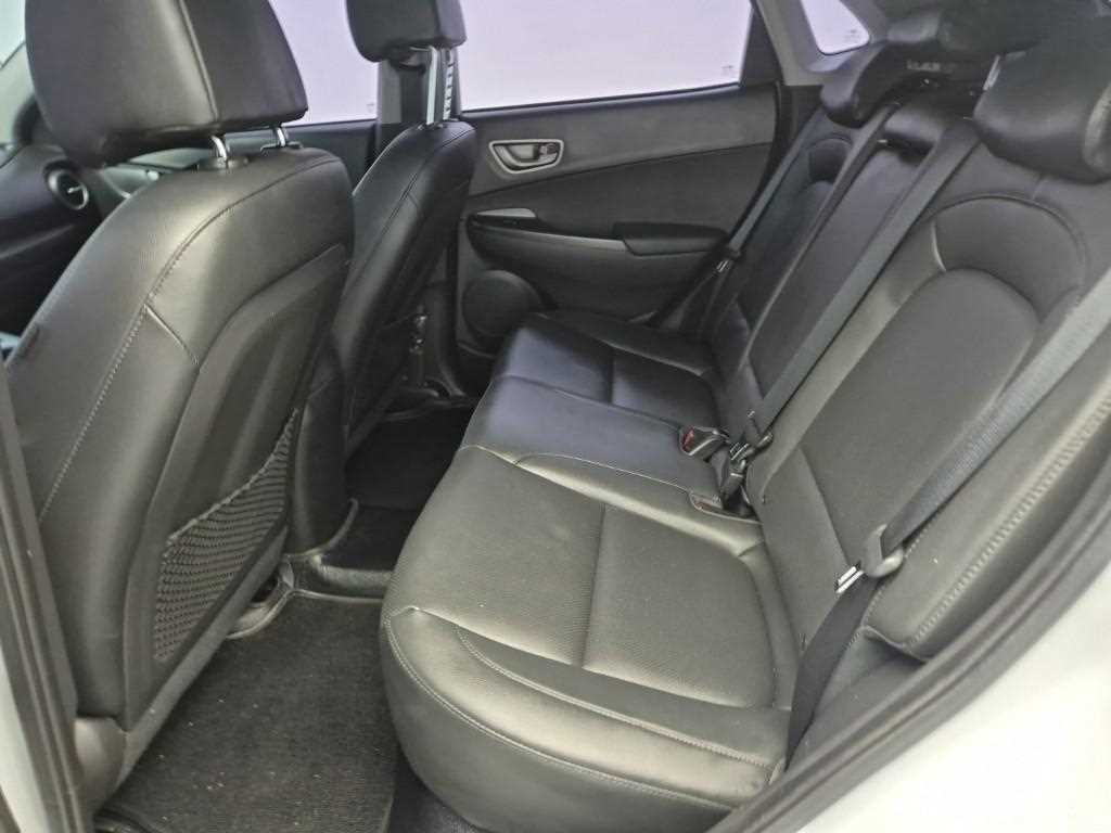 HYUNDAI Kona - Vista 12