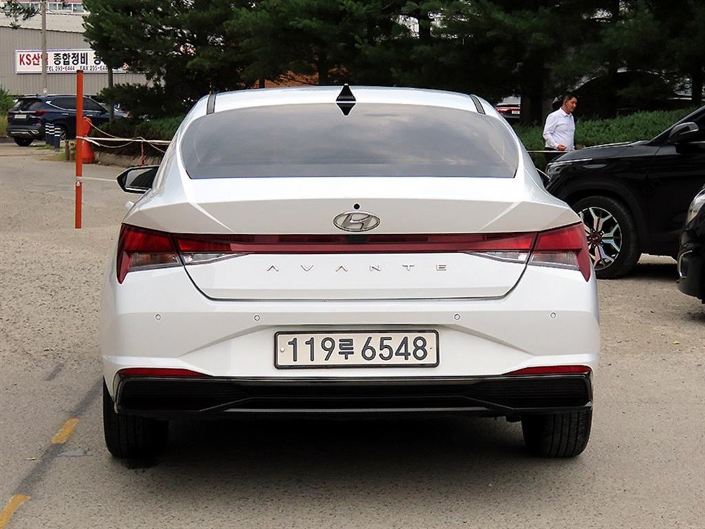 HYUNDAI Avante - Vista 6