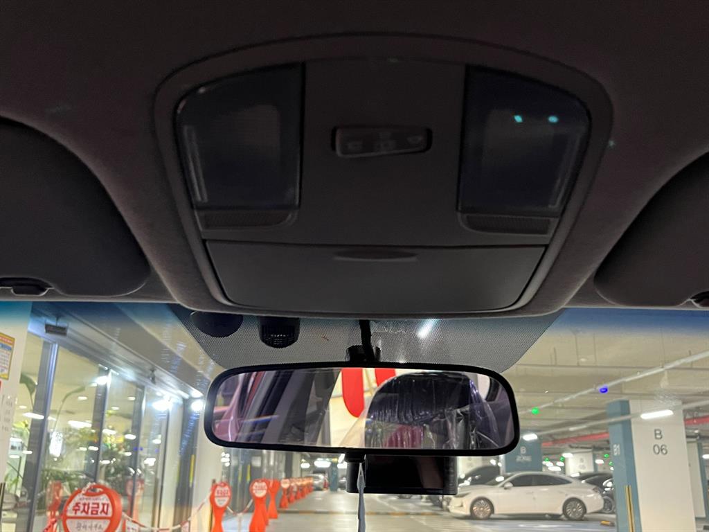 HYUNDAI Avante - Vista 12