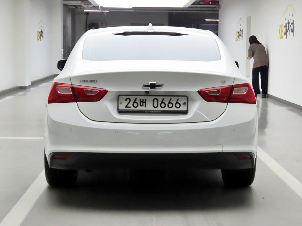 Chevrolet Malibu - Vista 3