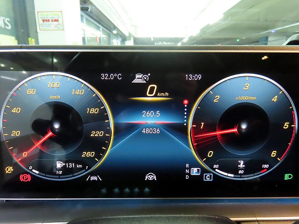 Mercedes Benz GLE Class - Vista 11
