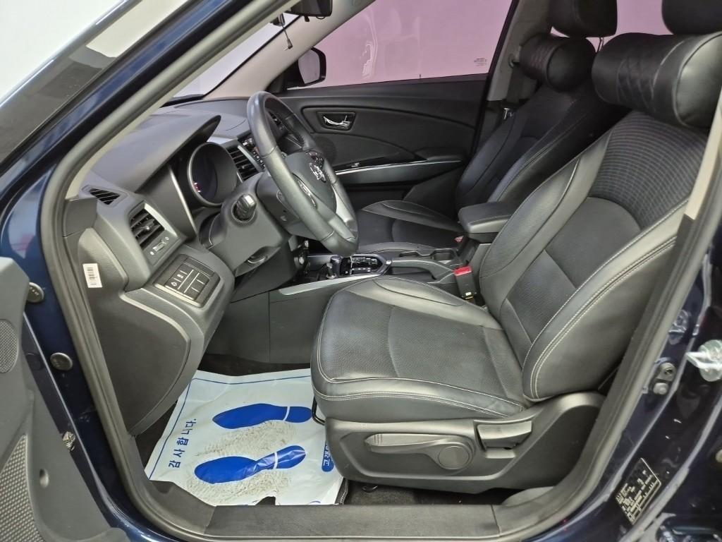 Ssangyong Tivoli - Vista 11