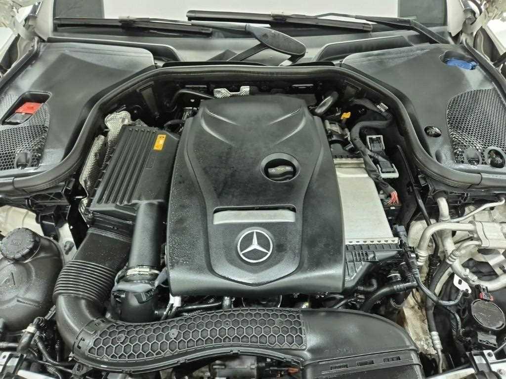 Mercedes Benz E class - Vista 5